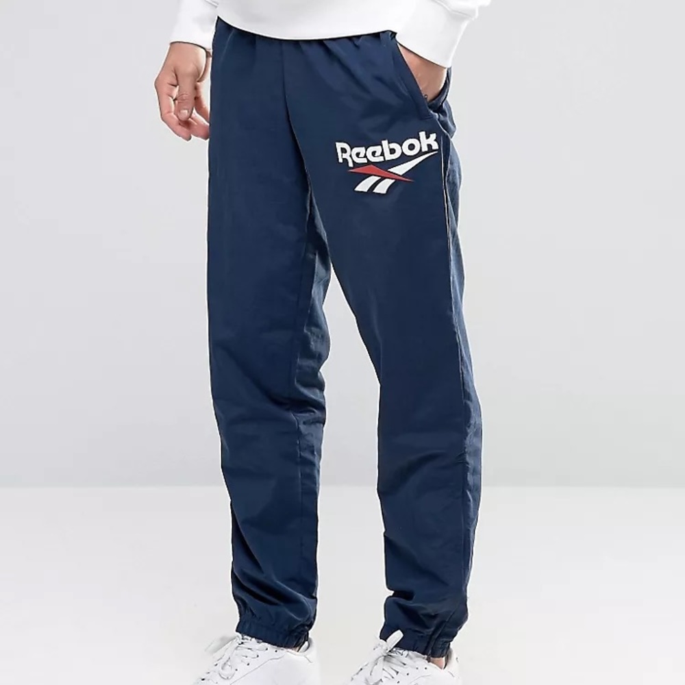 NWT Reebok Classics Nylon Joggers in Navy Cool Retro Size M - Picture 2 of 11